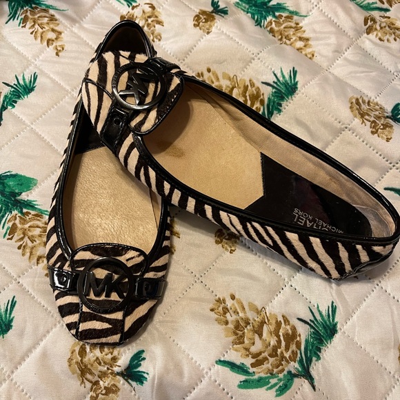 Michael Kors flats - Picture 2 of 4
